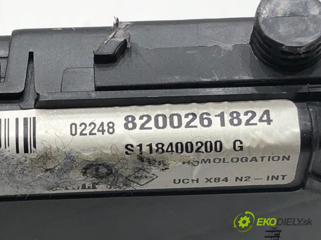 RENAULT MEGANE II (BM0/1_, CM0/1_) 2001 - 2012    1.6 16V (BM0C, CM0C) 83 kW [113 KM] benzyna 2002 - 2008  modul BSI 8200261824 (Pojistkové skříňky)