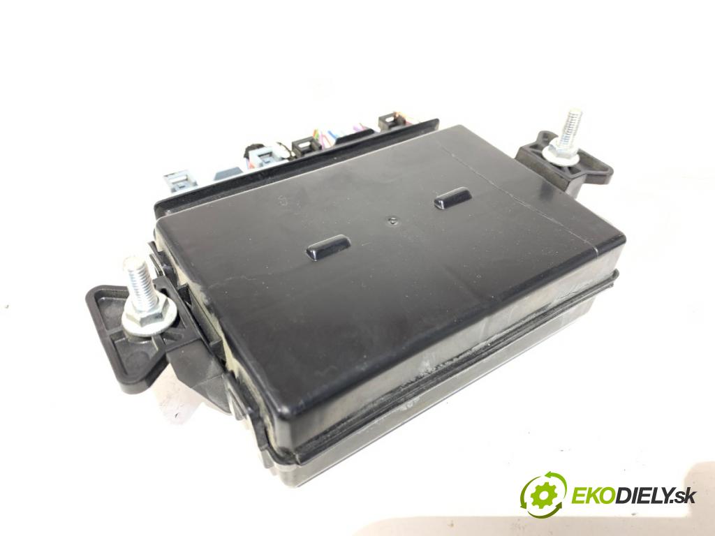 FORD USA MUSTANG coupe 2014 - 2022    2.3 EcoBoost 233 kW [317 KM] benzyna 2015 - 2022  Modul svetiel FR3T-14D644-BE (Riadiaca jednotka ostatné)