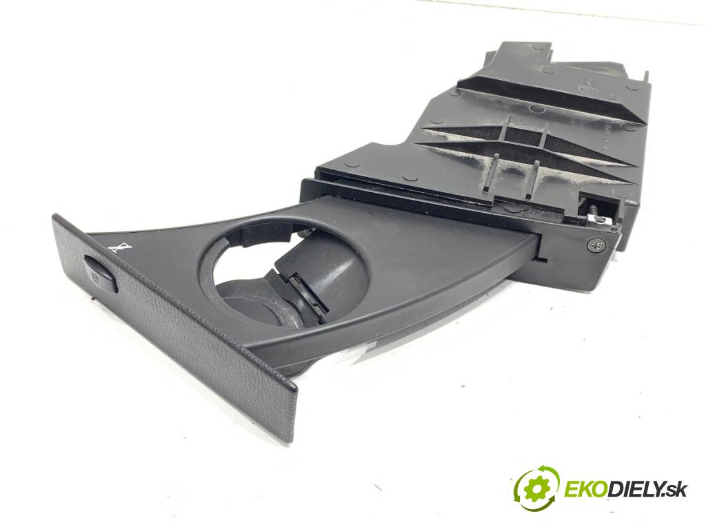 BMW 5 (E60) 2001 - 2010    530 d 160 kW [218 KM] olej napędowy 2002 - 2005  Držiak na nápoje  (Úchyt, držiak na nápoje)