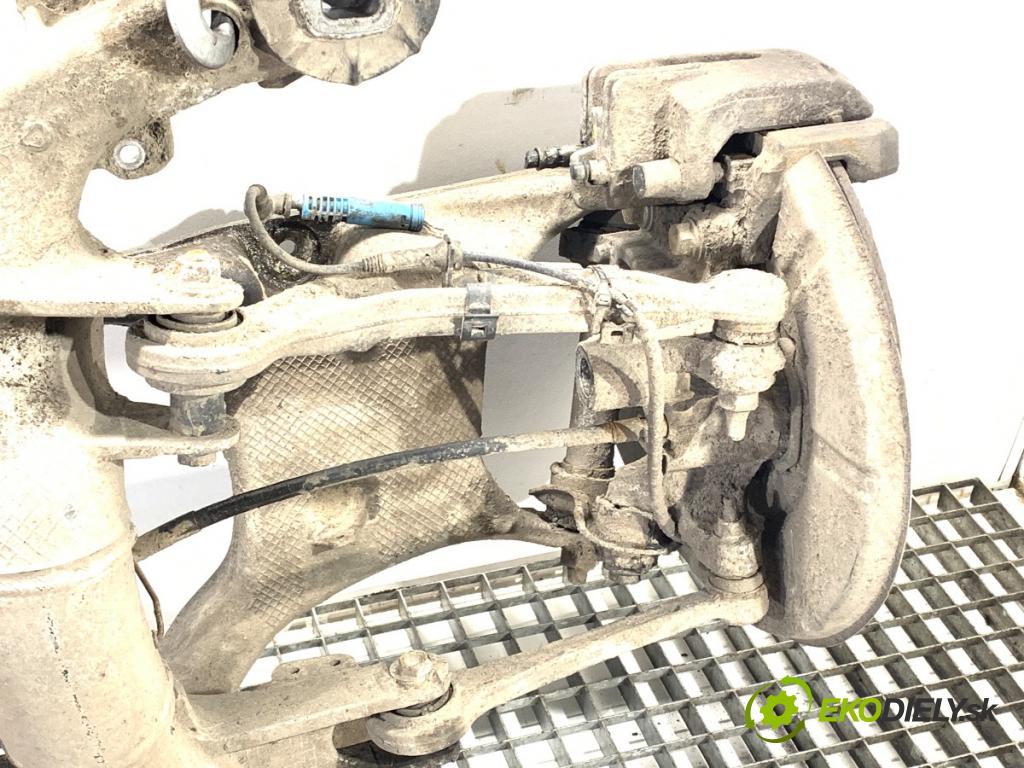 BMW 5 (E60) 2001 - 2010    530 d 160 kW [218 KM] olej napędowy 2002 - 2005  výztuha zadní část