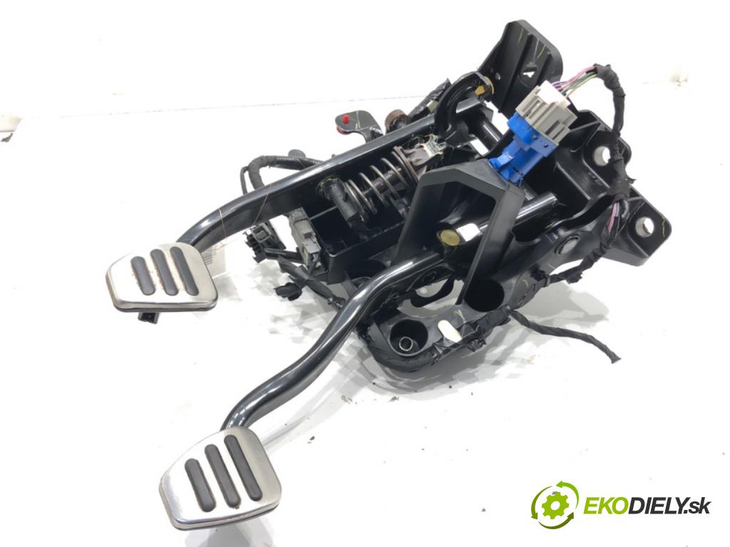 FORD USA MUSTANG coupe 2014 - 2022    2.3 EcoBoost 233 kW [317 KM] benzyna 2015 - 2022  PEDÁL: manuálne FR3P-7A543-BB (Pedál)