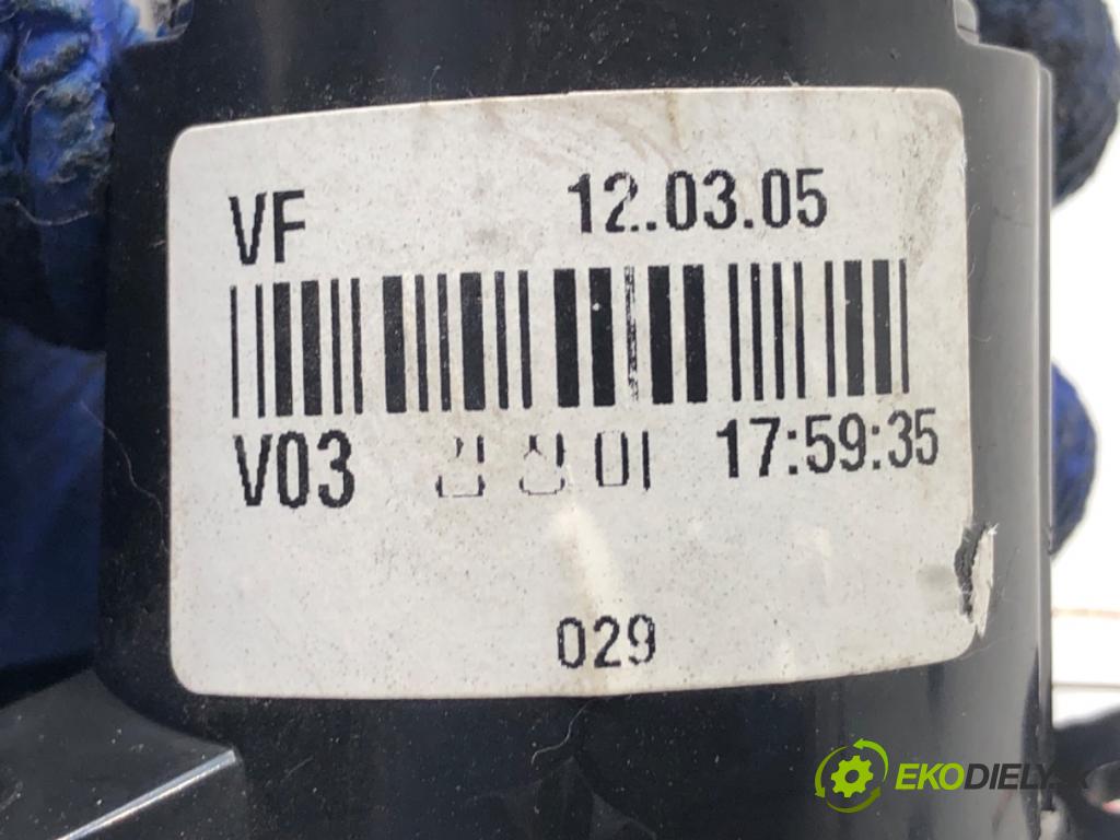 HYUNDAI i40 I (VF) 2012 - 2022    1.7 CRDi 100 kW [136 KM] olej napędowy 2012 - 2022  vypínač Start brzdových svetiel  (Prepínacie páčky pod volantom)