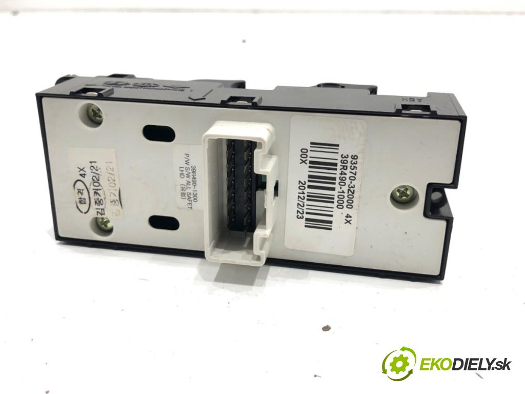 HYUNDAI i40 I (VF) 2012 - 2022    1.7 CRDi 100 kW [136 KM] olej napędowy 2012 - 2022  přepínač oken 93570-3Z000 (Ovládaní topení a přepínače)