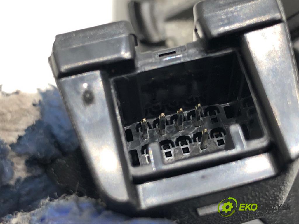 HYUNDAI i40 I (VF) 2012 - 2022    1.7 CRDi 100 kW [136 KM] olej napędowy 2012 - 2022  zpětné zrcátko vnitřní 026654 (Světla vnitřní)