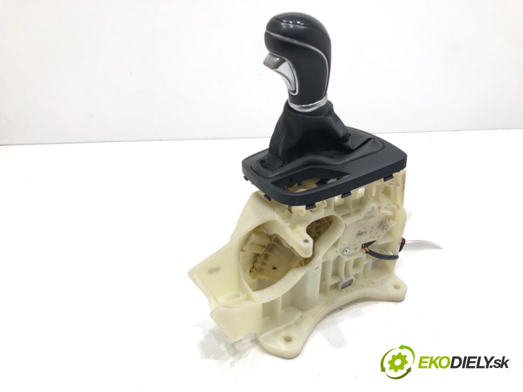 HYUNDAI i40 I (VF) 2012 - 2022    1.7 CRDi 100 kW [136 KM] olej napędowy 2012 - 2022  Kulisa  (Rýchlostná páka (kulisa))