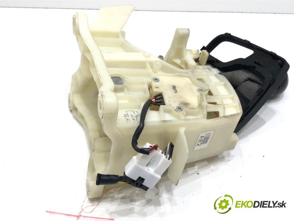 HYUNDAI i40 I (VF) 2012 - 2022    1.7 CRDi 100 kW [136 KM] olej napędowy 2012 - 2022  Kulisa  (Rýchlostná páka (kulisa))