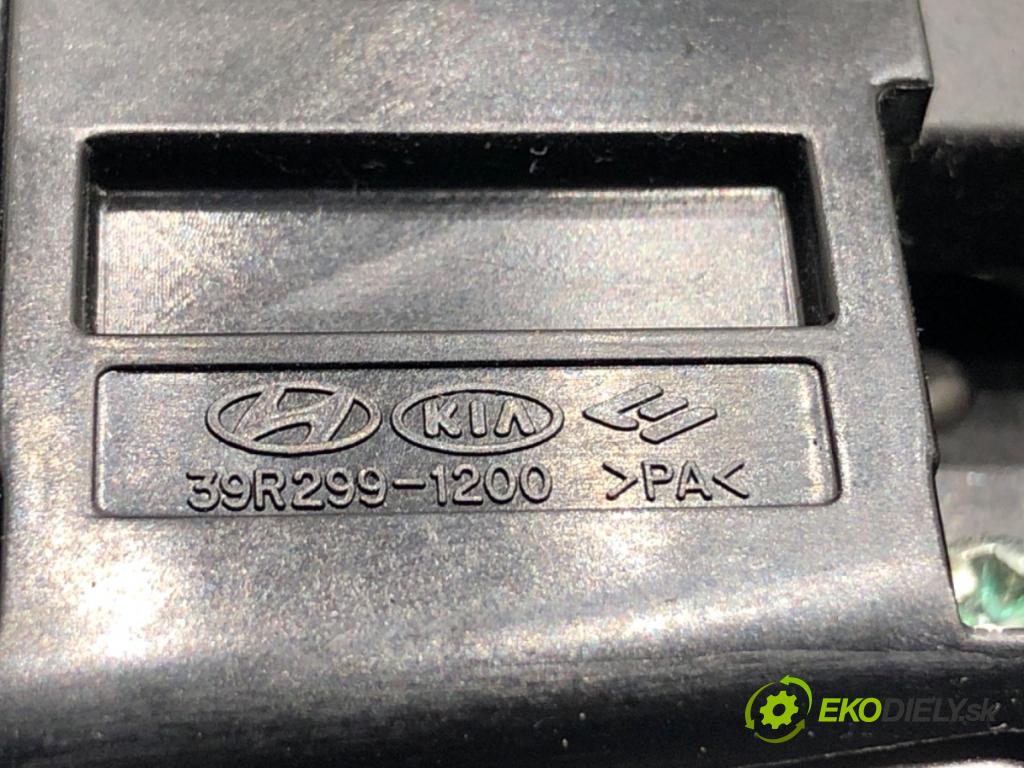 HYUNDAI i40 I (VF) 2012 - 2022    1.7 CRDi 100 kW [136 KM] olej napędowy 2012 - 2022  Volant  (Volant)