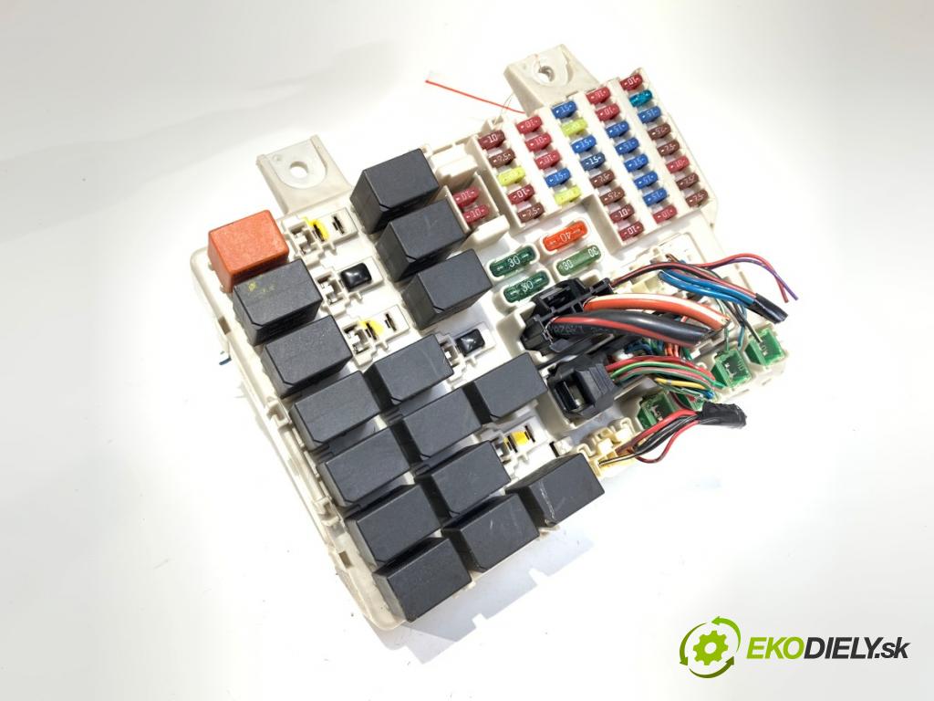 SMART FORFOUR (454) 2004 - 2006    1.1 (454.030) 55 kW [75 KM] benzyna 2004 - 2006  modul BSI MN901820 (Pojistkové skříňky)