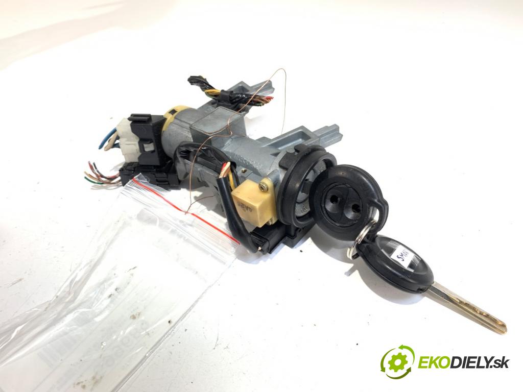 SMART FORFOUR (454) 2004 - 2006    1.1 (454.030) 55 kW [75 KM] benzyna 2004 - 2006  spinačka MR955230 (Spínacia skrinka)