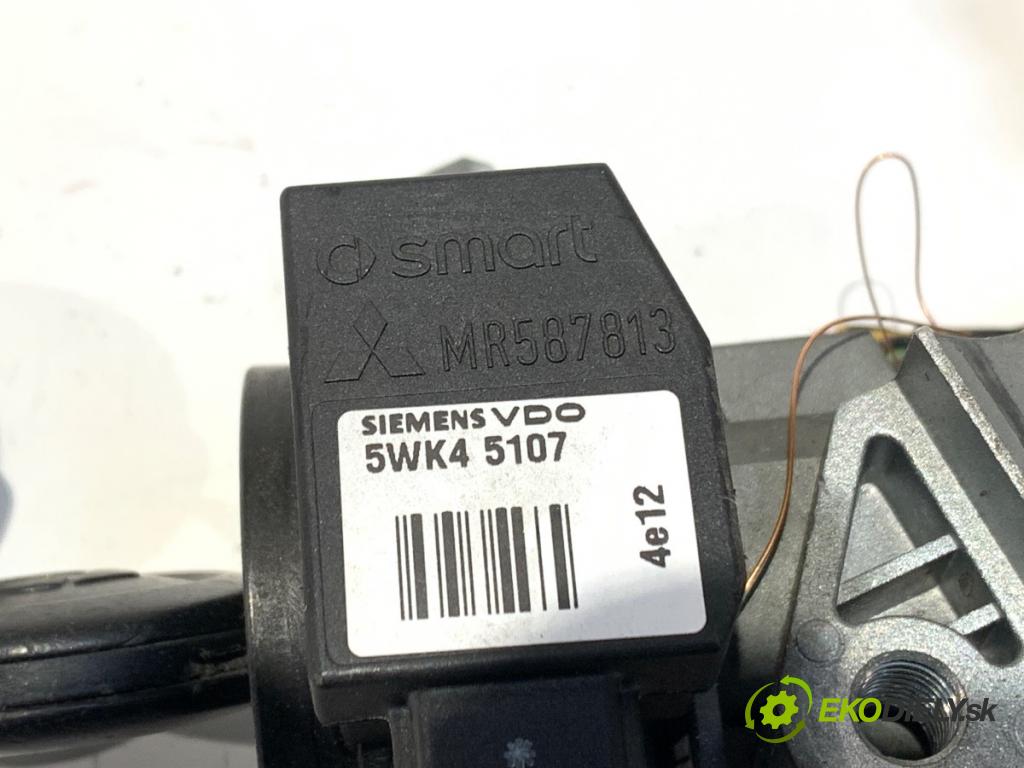 SMART FORFOUR (454) 2004 - 2006    1.1 (454.030) 55 kW [75 KM] benzyna 2004 - 2006  spinačka MR955230 (Spínacia skrinka)