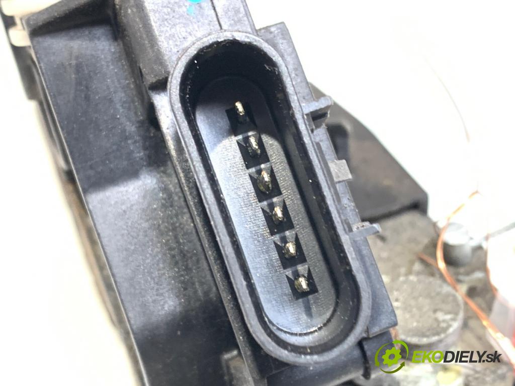 SMART FORFOUR (454) 2004 - 2006    1.1 (454.030) 55 kW [75 KM] benzyna 2004 - 2006  zámok dveře levý zadní část A4547300135