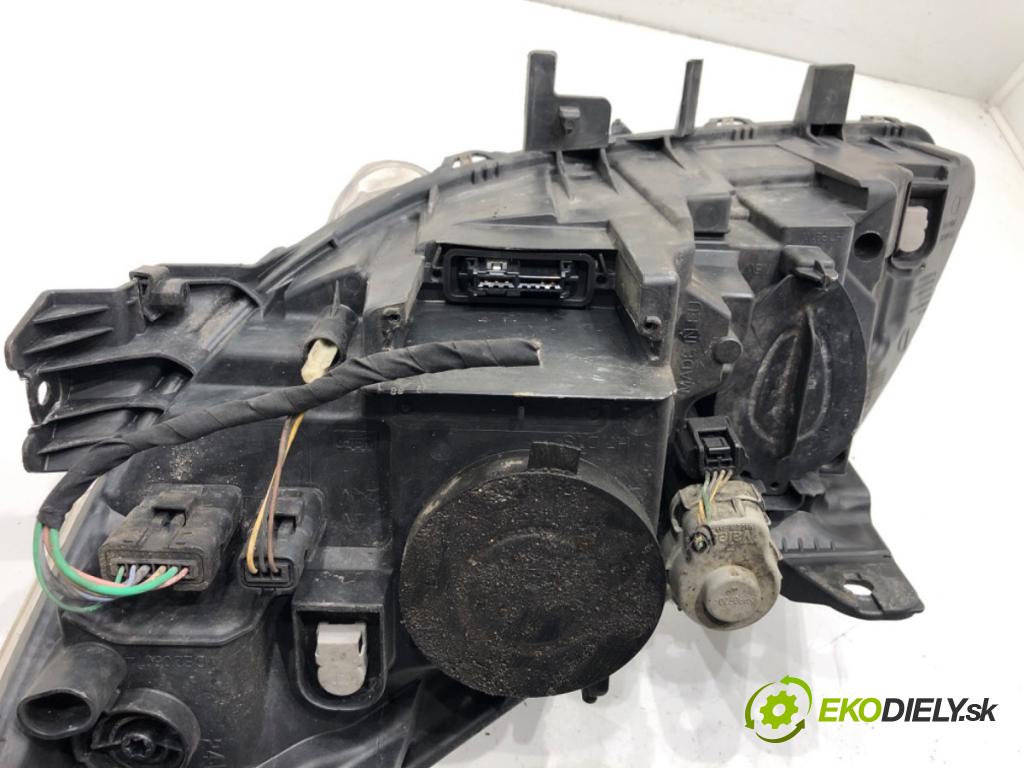 RENAULT LAGUNA III (BT0/1) 2007 - 2015    2.0 dCi (BT07, BT0J, BT14, BT1A, BT1S) 96 kW [131 KM] olej napędowy 2007 - 2015  světlomet pravý přední část XENON