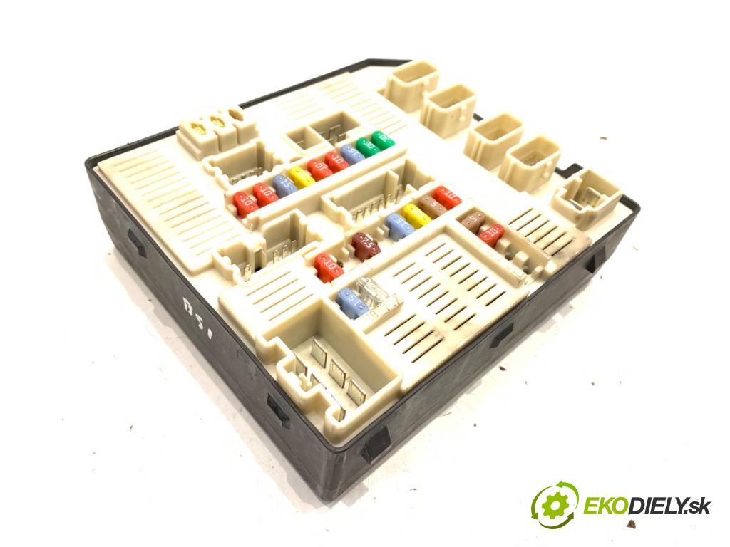RENAULT LAGUNA III (BT0/1) 2007 - 2015    2.0 dCi (BT07, BT0J, BT14, BT1A, BT1S) 96 kW [131 KM] olej napędowy 2007 - 2015  modul BSI 284B60014R (Pojistkové skříňky)