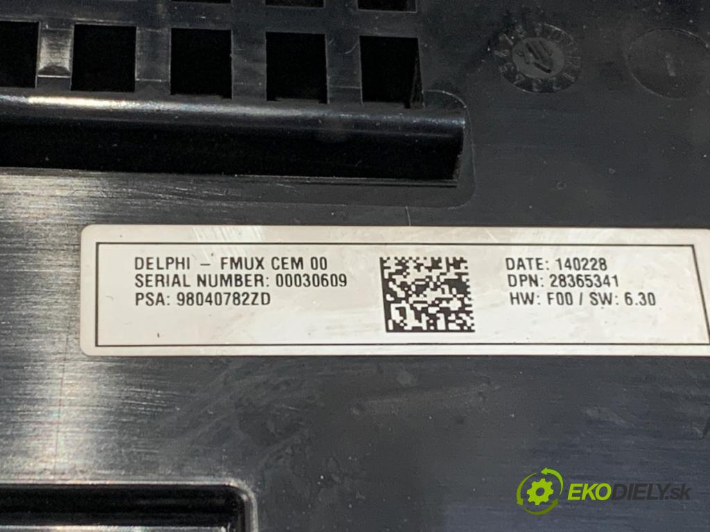 CITROEN C4 II (NC_) 2009 - 2022    1.6 HDi 115 84 kW [114 KM] olej napędowy 2012 - 2022  Panel ovládania kúrenia 98040782ZD (Prepínacie páčky pod volantom)