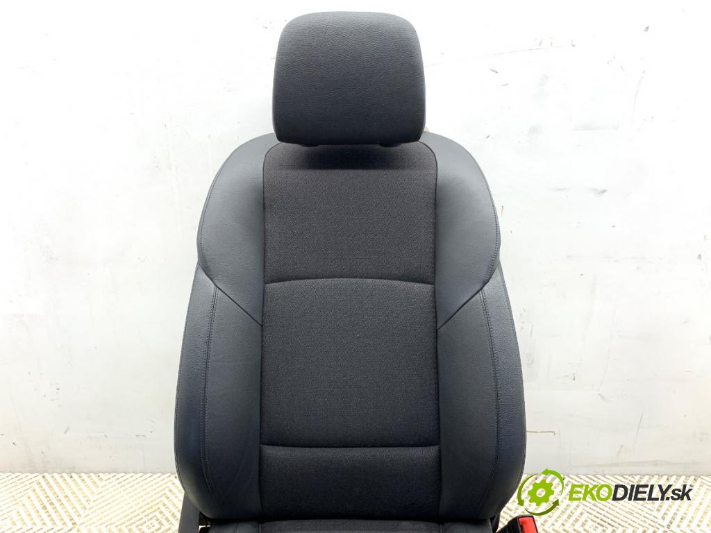 BMW F11 Kombi 2011 135 kW 520 d 1995 Sedadlo pravy predný