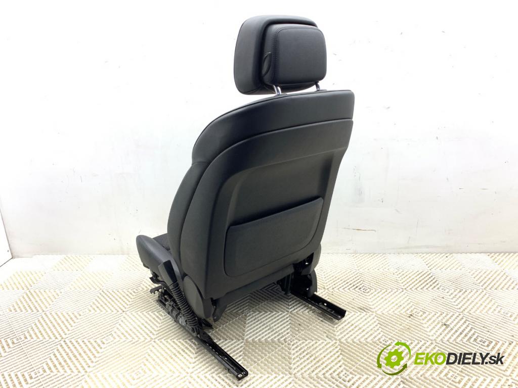 BMW F11 Kombi 2011 135 kW 520 d 1995 Sedadlo pravy predný