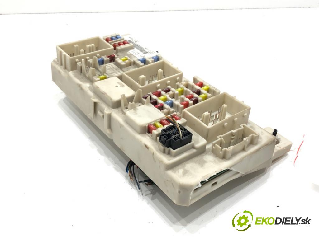 FORD FOCUS II (DA_, HCP, DP) 2004 - 2013    2.0 TDCi 100 kW [136 KM] olej napędowy 2004 - 2012  modul BSI 7M5T-14A073-CB (Pojistkové skříňky)