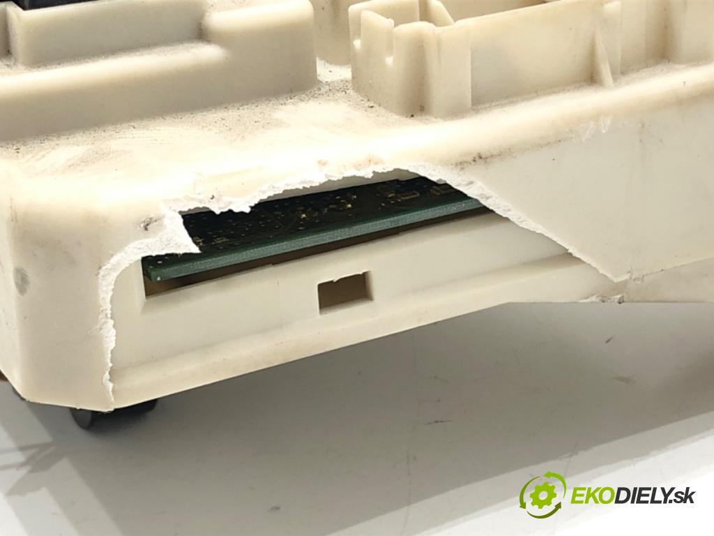 FORD FOCUS II (DA_, HCP, DP) 2004 - 2013    2.0 TDCi 100 kW [136 KM] olej napędowy 2004 - 2012  modul BSI 7M5T-14A073-CB (Pojistkové skříňky)