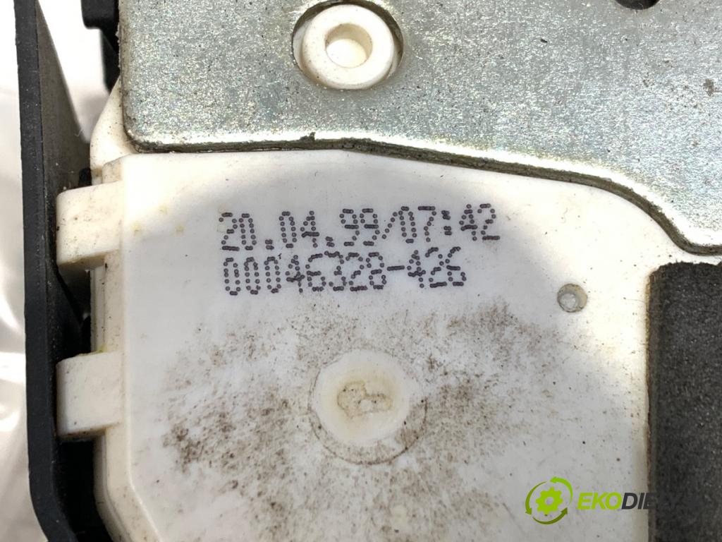 LAND ROVER FREELANDER I (L314) 1998 - 2006    1.8 i 16V 4x4 88 kW [120 KM] benzyna 1998 - 2000  zámok dveře levý zadní část