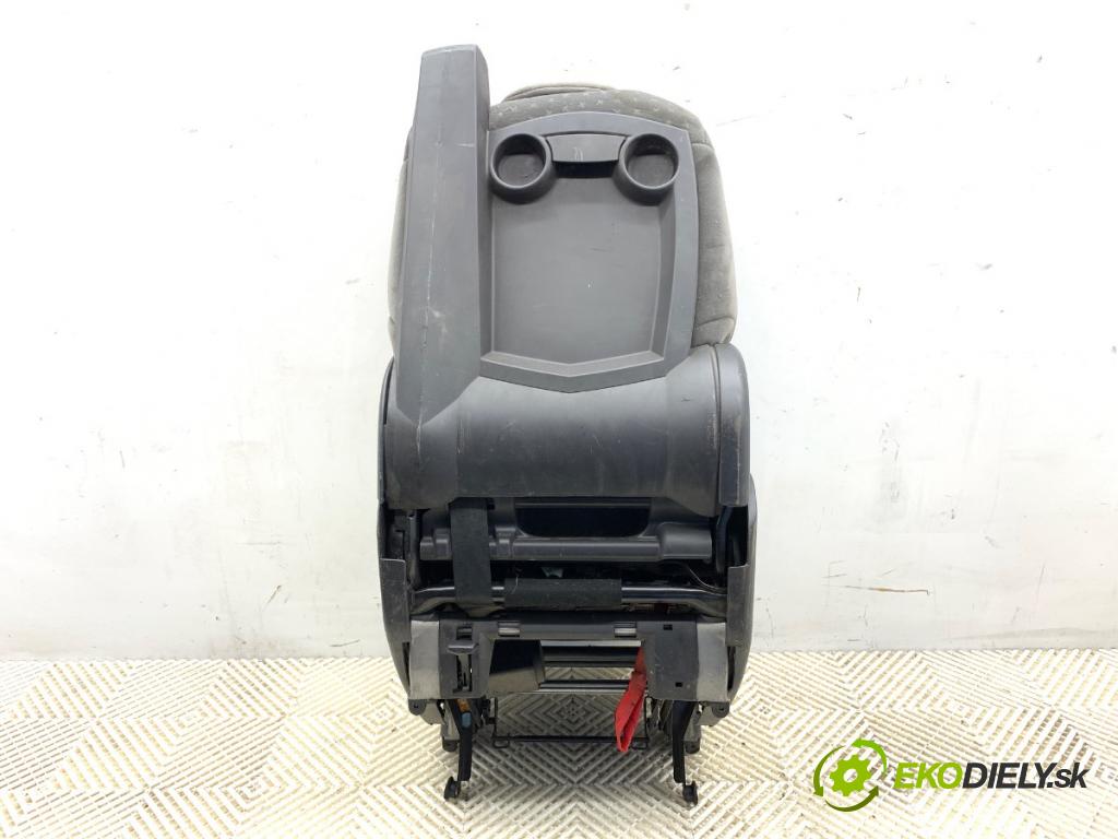 PEUGEOT 807 (EB_) 2002 - 2022    2.2 116 kW [158 KM] benzyna 2002 - 2022  Sedadlo zad