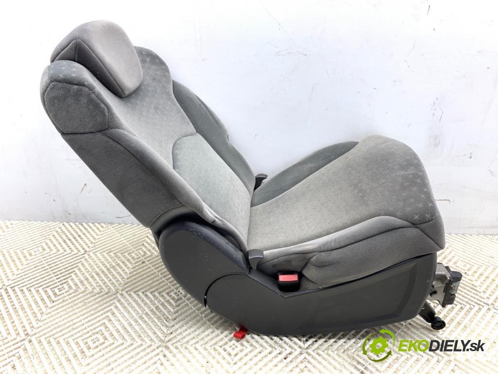 PEUGEOT 807 (EB_) 2002 - 2022    2.2 116 kW [158 KM] benzyna 2002 - 2022  Sedadlo zad