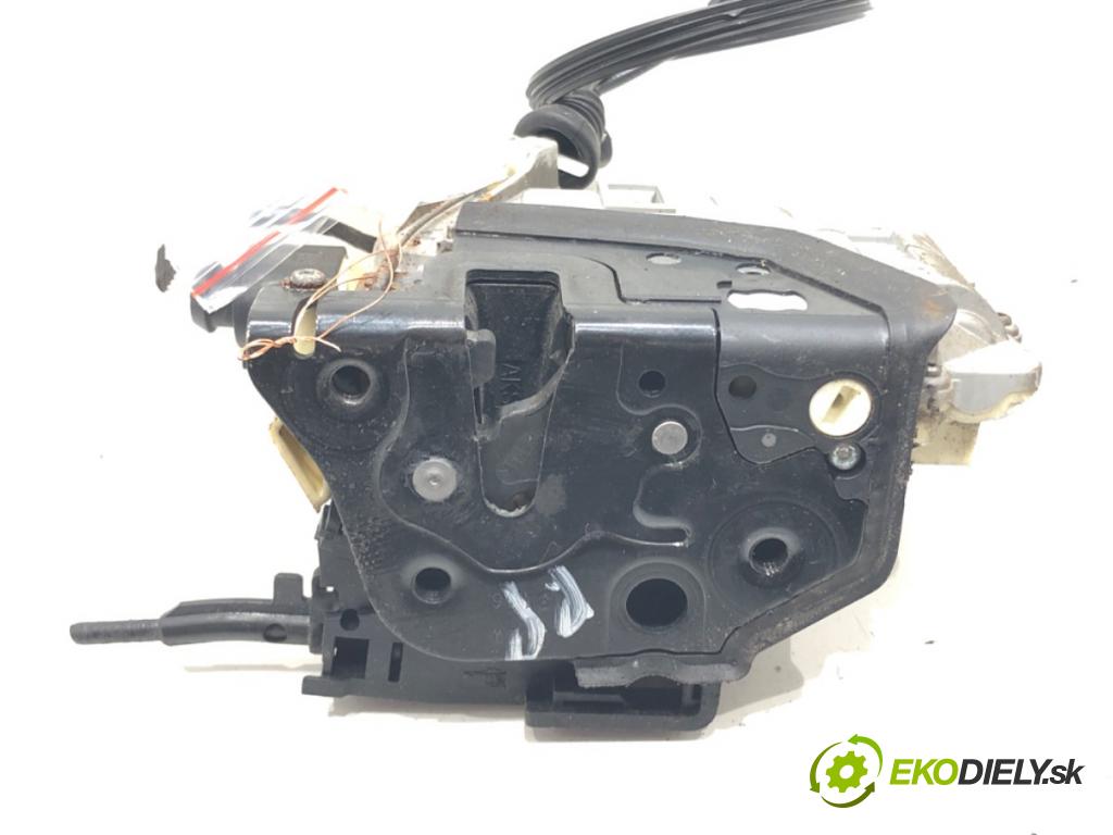 VW PASSAT B6 Variant (3C5) 2005 - 2011    2.0 TDI 103 kW [140 KM] olej napędowy 2005 - 2009  zámok dveře pravý přední část 3C1837016A