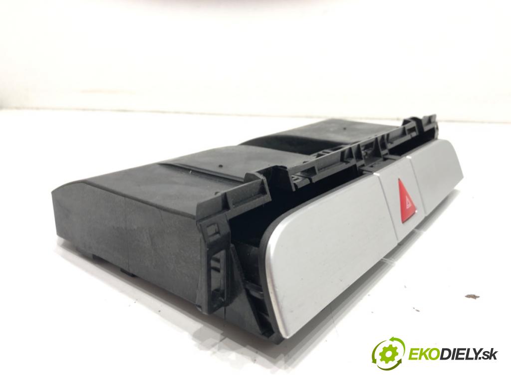 VW PASSAT B6 Variant (3C5) 2005 - 2011    2.0 TDI 103 kW [140 KM] olej napędowy 2005 - 2009  Držiak na nápoje 3C0858407 (Úchyt, držiak na nápoje)