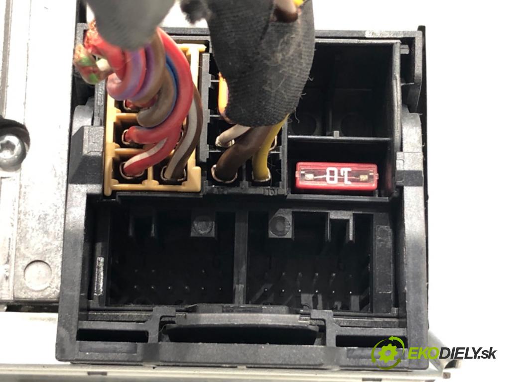 VW PASSAT B6 Variant (3C5) 2005 - 2011    2.0 TDI 103 kW [140 KM] olej napędowy 2005 - 2009  RADIO 1K0035191D (Audio zariadenie)