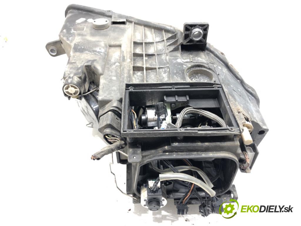 VW PASSAT B6 Variant (3C5) 2005 - 2011    2.0 TDI 103 kW [140 KM] olej napędowy 2005 - 2009  světlomet pravý přední část XENON 3C0941753G