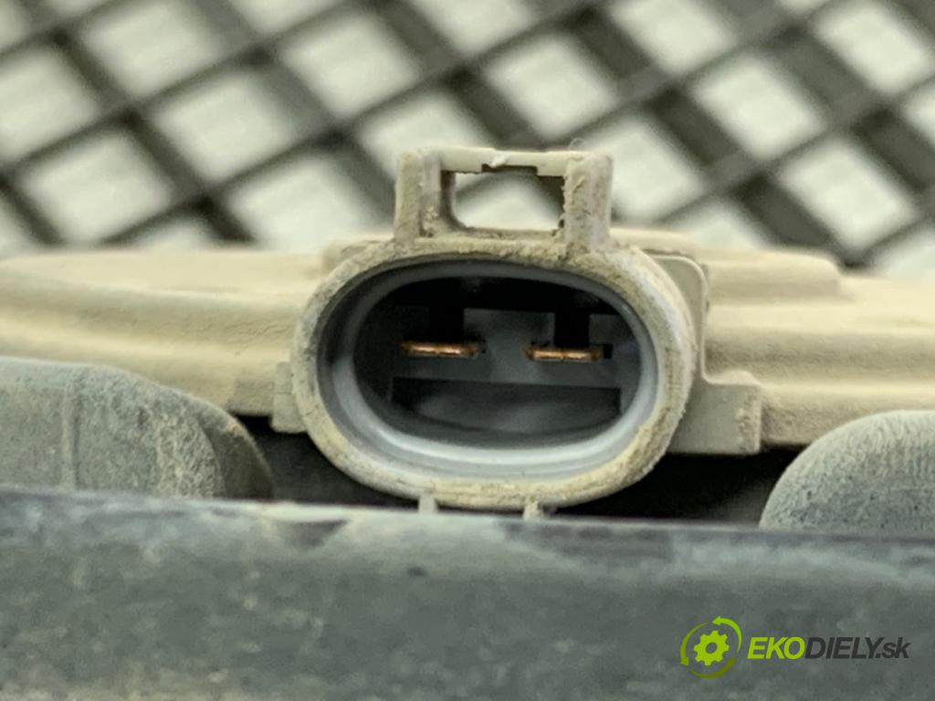 TOYOTA YARIS (_P1_) 1999 - 2005    1.4 D-4D (NLP10_) 55 kW [75 KM] olej napędowy 2001 - 2005  ventilátor chladiče 122750-8641 (Ventilátory)