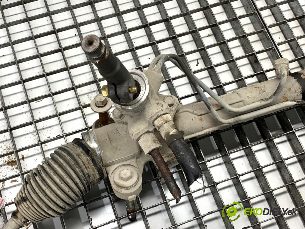 TOYOTA YARIS (_P1_) 1999 - 2005    1.4 D-4D (NLP10_) 55 kW [75 KM] olej napędowy 2001 - 2005  riadenie  (Riadenie)