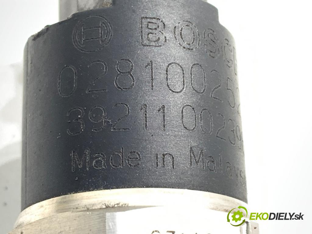 TOYOTA YARIS (_P1_) 1999 - 2005    1.4 D-4D (NLP10_) 55 kW [75 KM] olej napędowy 2001 - 2005  Snímač tlaku paliva 0281002521 (Snímač)