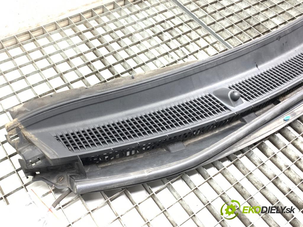 TOYOTA AYGO (_B4_) 2014 - 2022    1.0 (KGB40) 51 kW [69 KM] benzyna 2014 - 2022  Torpédo, plast pod čelné okno 55781-0H080 (Torpédo)