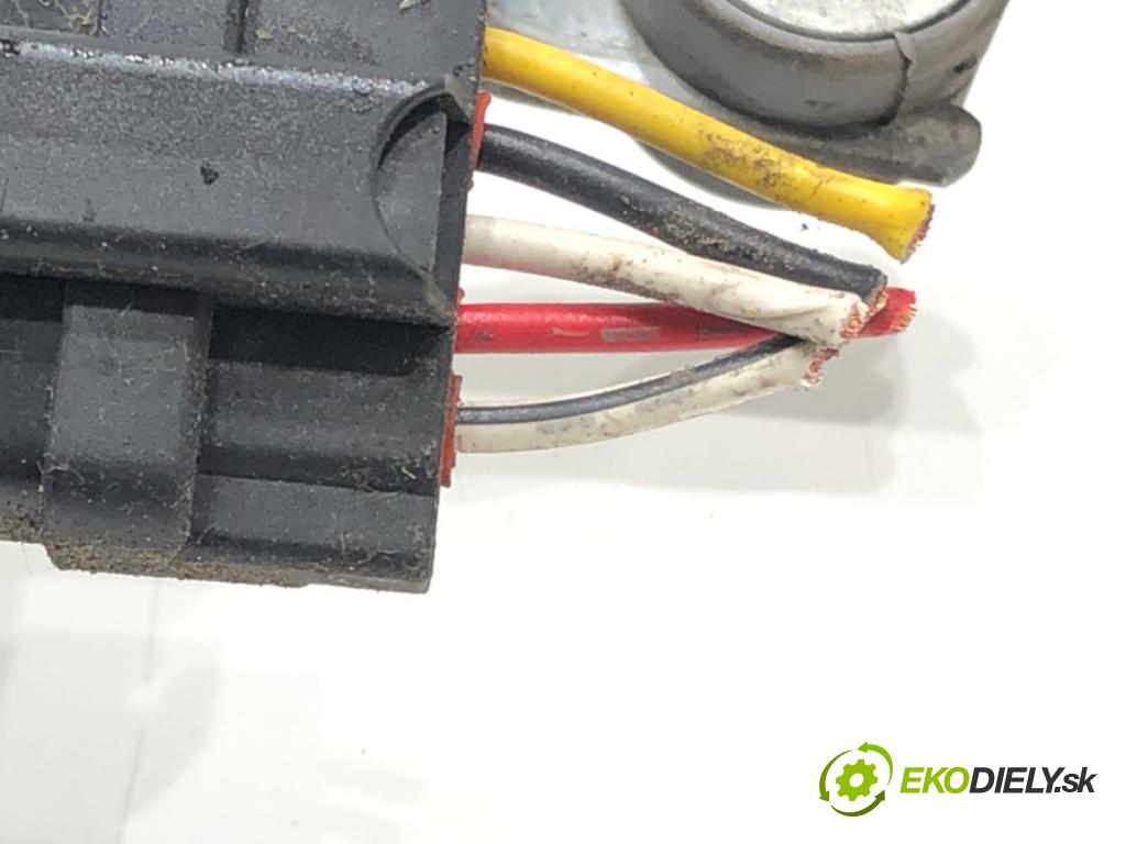 TOYOTA AYGO (_B4_) 2014 - 2022    1.0 (KGB40) 51 kW [69 KM] benzyna 2014 - 2022  Mechanizmus stieračov predný 85010-0H030 142658760 (Motorček stieračov predný)