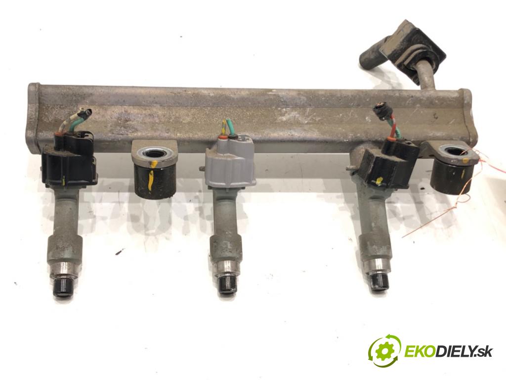TOYOTA AYGO (_B4_) 2014 - 2022    1.0 (KGB40) 51 kW [69 KM] benzyna 2014 - 2022  Lišta vstrekovacia  (Vstrekovacia lišta)