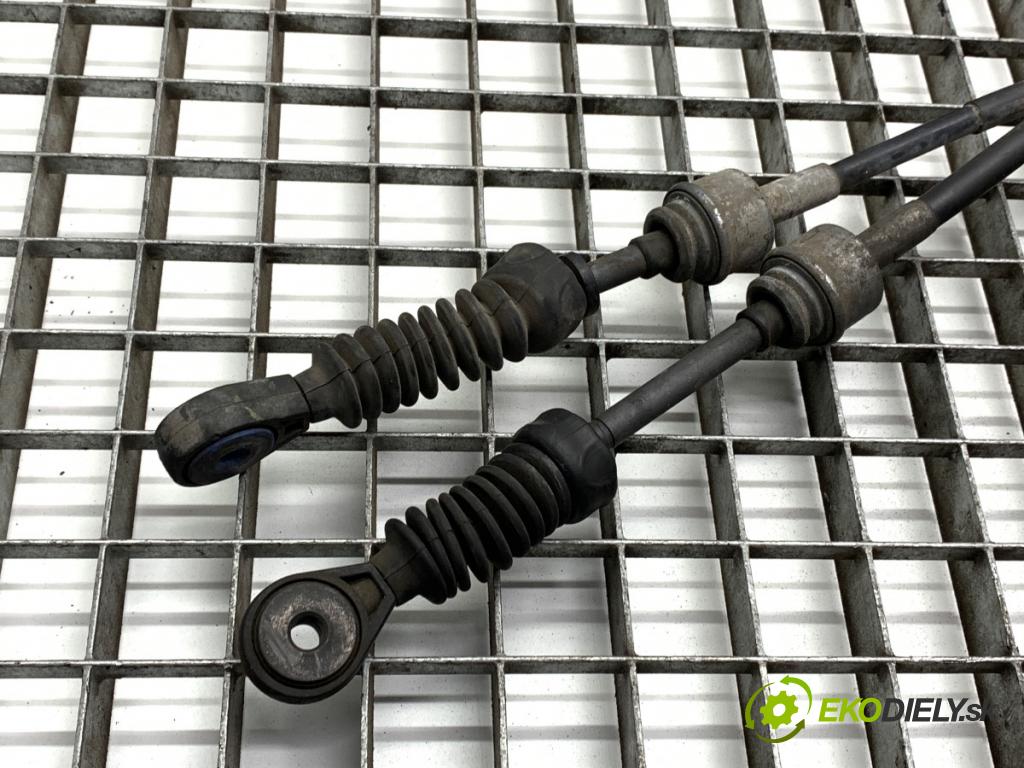 TOYOTA AYGO (_B4_) 2014 - 2022    1.0 (KGB40) 51 kW [69 KM] benzyna 2014 - 2022  Kulisa 33530-0H030 (Rýchlostná páka (kulisa))