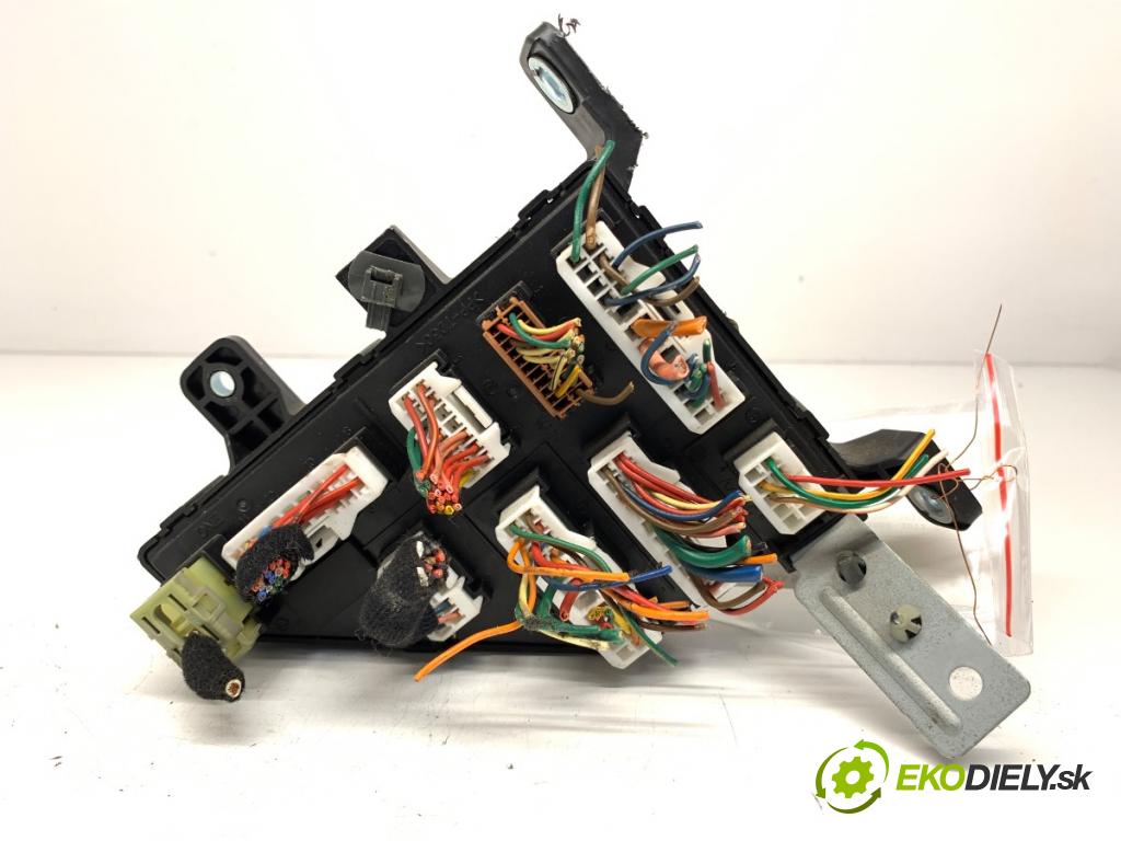 KIA SPORTAGE II (JE_, KM) 2004 - 2022    2.0 CRDi 103 kW [140 KM] olej napędowy 2006 - 2022  skříňka poistková 91950-1F510 (Pojistkové skříňky)