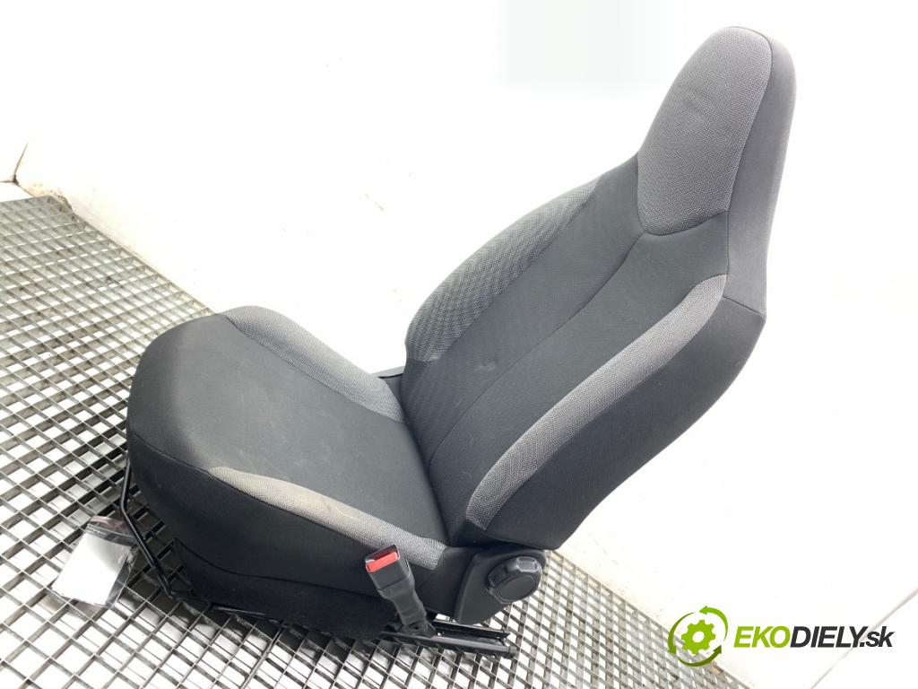 TOYOTA AYGO (_B4_) 2014 - 2022    1.0 (KGB40) 51 kW [69 KM] benzyna 2014 - 2022  Sedadlo pravy predný