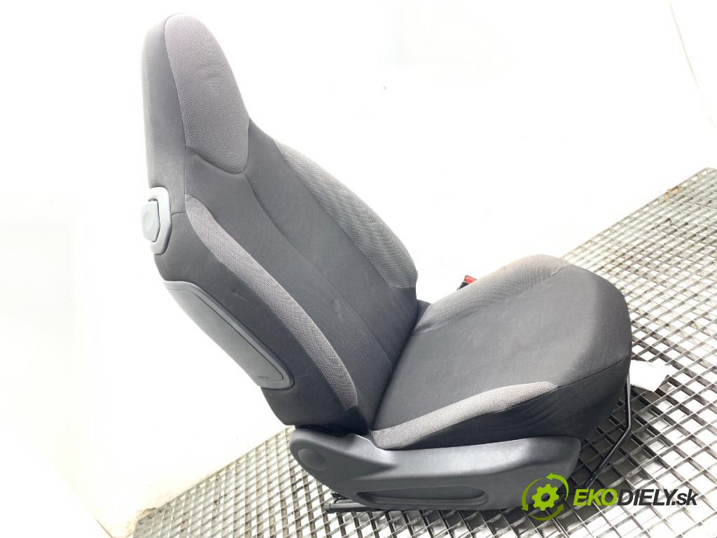 TOYOTA AYGO (_B4_) 2014 - 2022    1.0 (KGB40) 51 kW [69 KM] benzyna 2014 - 2022  Sedadlo pravy predný