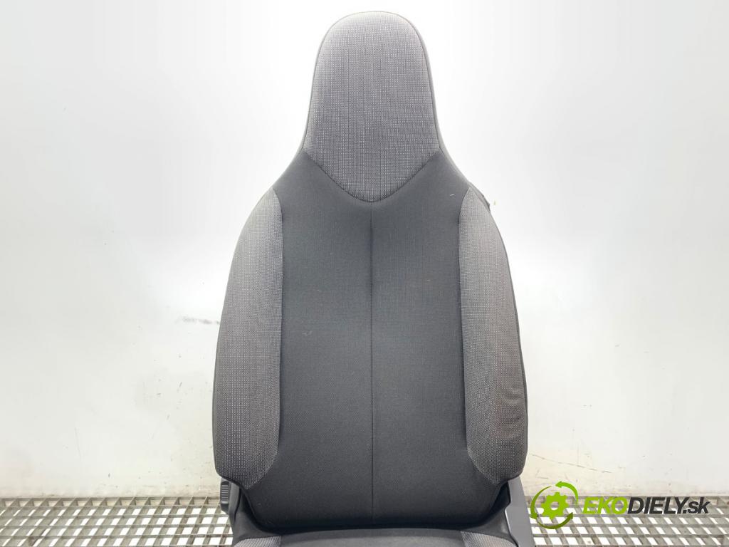 TOYOTA AYGO (_B4_) 2014 - 2022    1.0 (KGB40) 51 kW [69 KM] benzyna 2014 - 2022  Sedadlo ľavy predný