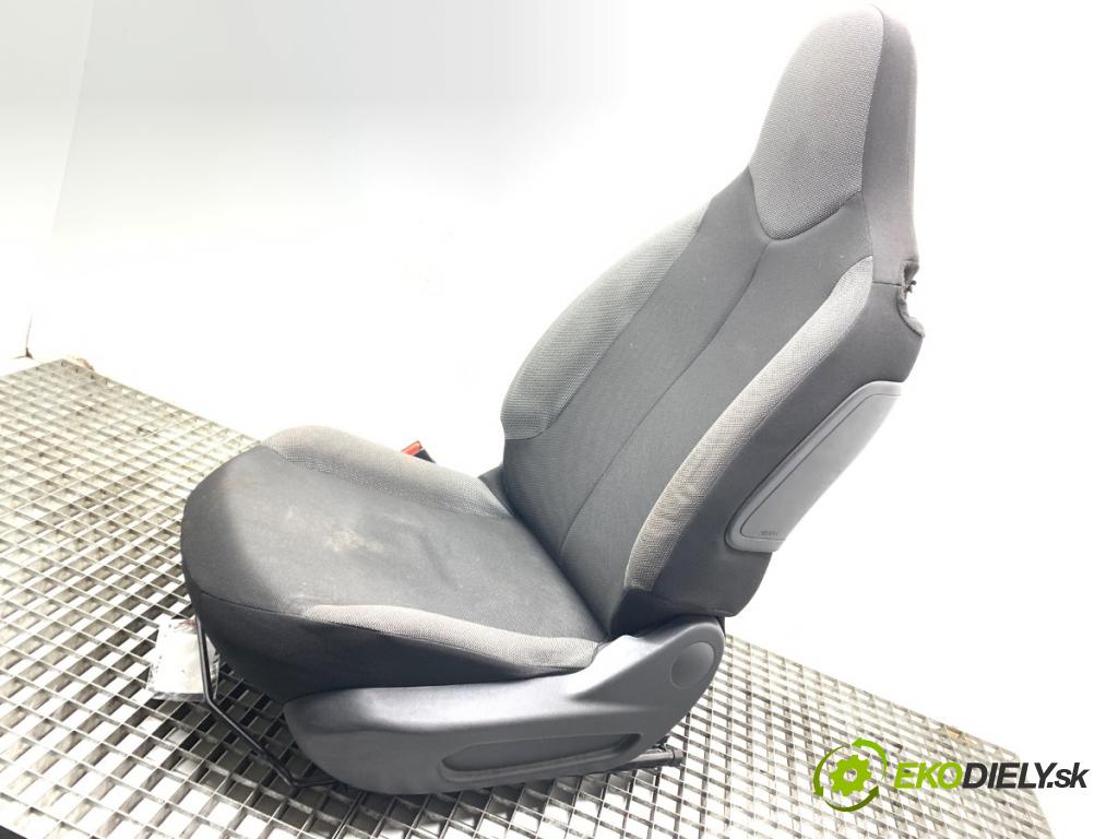 TOYOTA AYGO (_B4_) 2014 - 2022    1.0 (KGB40) 51 kW [69 KM] benzyna 2014 - 2022  Sedadlo ľavy predný