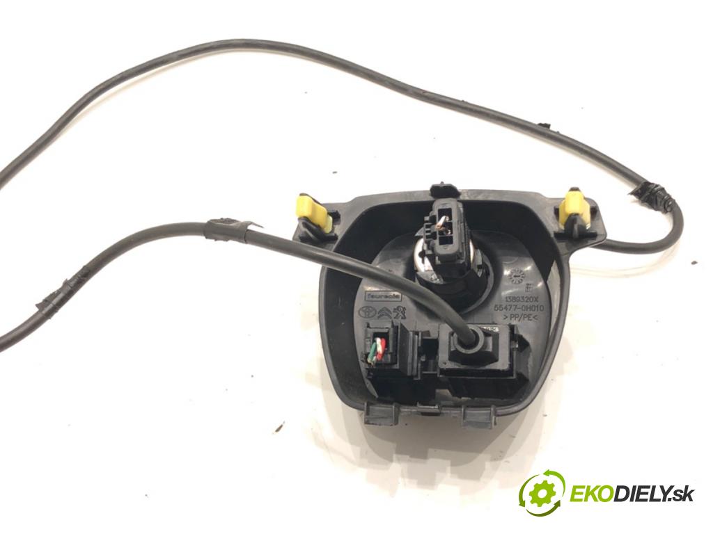 TOYOTA AYGO (_B4_) 2014 - 2022    1.0 (KGB40) 51 kW [69 KM] benzyna 2014 - 2022  HNÍZDO: USB 55477-0H010