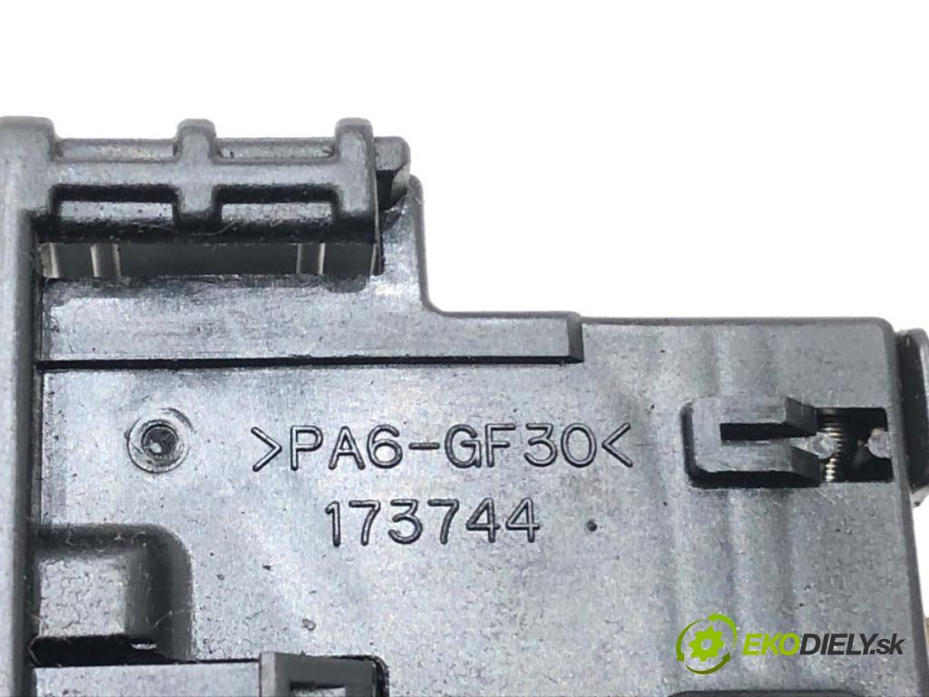 SUZUKI SX4 (EY, GY) 2006 - 2022    1.9 DDiS (RW 419D) 88 kW [120 KM] olej napędowy 2006 - 2022  přepínač směrovek  (Ovládaní topení a přepínače)