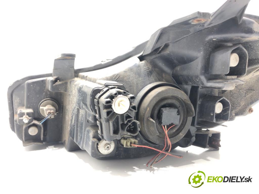 SUZUKI SX4 liftback 2006 88 kW 1.9 DDiS (RW 419D) 1910 světlomet pravý přední část