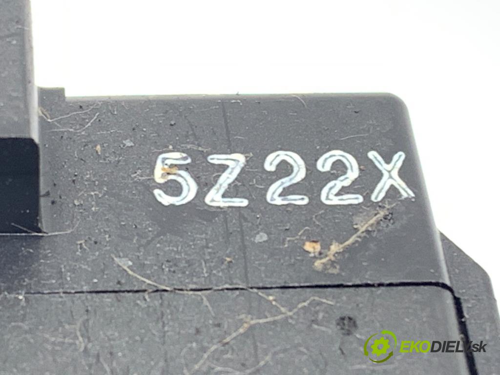 SUZUKI SX4 (EY, GY) 2006 - 2022    1.9 DDiS (RW 419D) 88 kW [120 KM] olej napędowy 2006 - 2022  Prepínač stieračov  (Prepínacie páčky pod volantom)