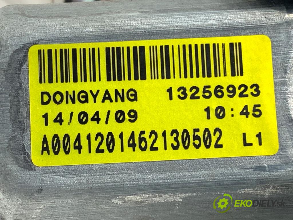 OPEL ZAFIRA TOURER C (P12) 2011 - 2022    2.0 CDTi (75) 121 kW [165 KM] olej napędowy 2011 - 2022  motor stěračů zadní část 13256923