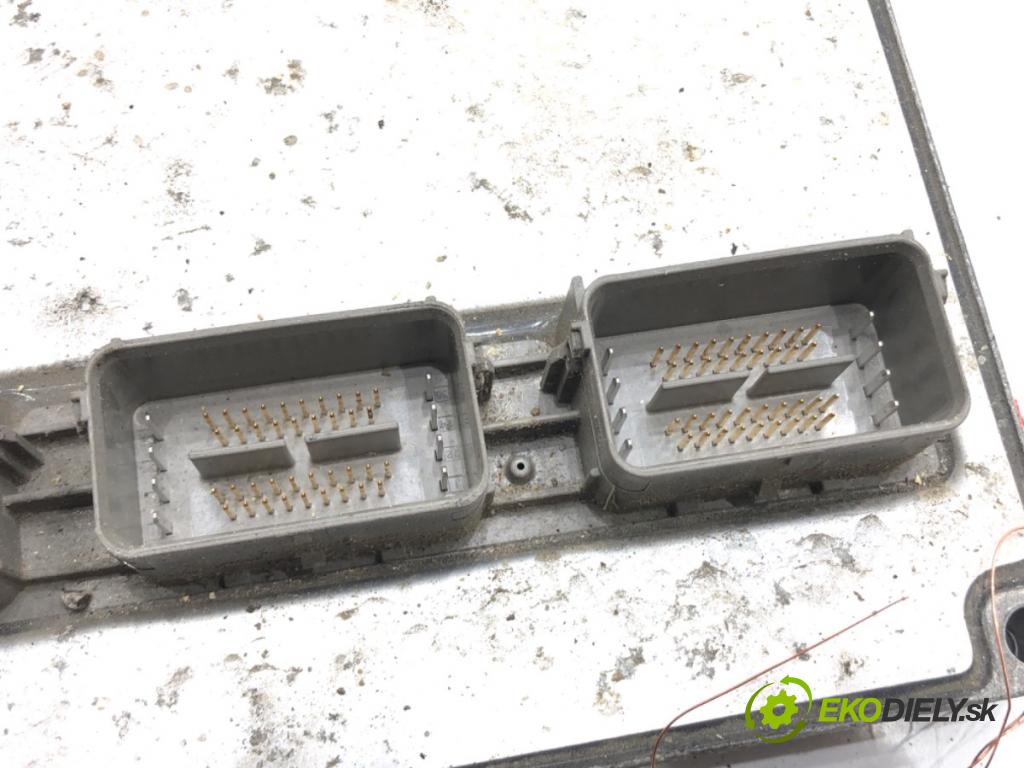 FORD FOCUS C-MAX (DM2) 2003 - 2007    2.0 107 kW [145 KM] benzyna 2004 - 2007  riadiaca jednotka Motor 5M51-12A650-SD (Riadiaca jednotka)