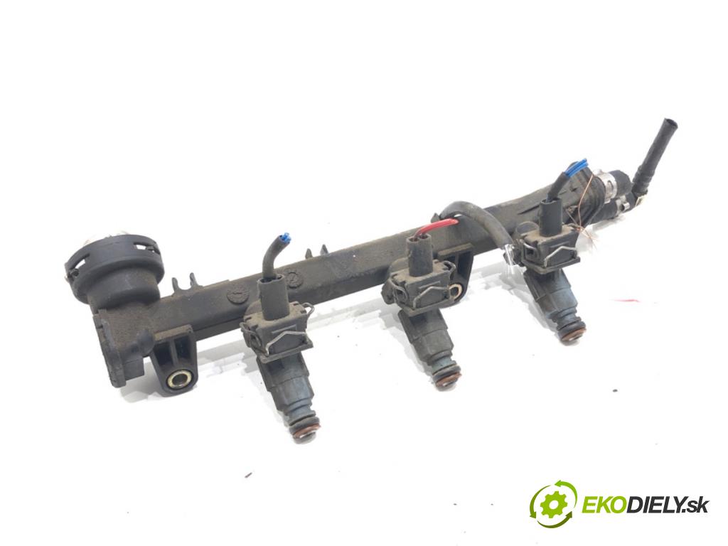 SMART FORTWO coupe (450) 2004 - 2007    0.6 (450.332) 45 kW [61 KM] benzyna 2004 - 2007  Lišta vstrekovacia A1600700295 (Vstrekovacia lišta)