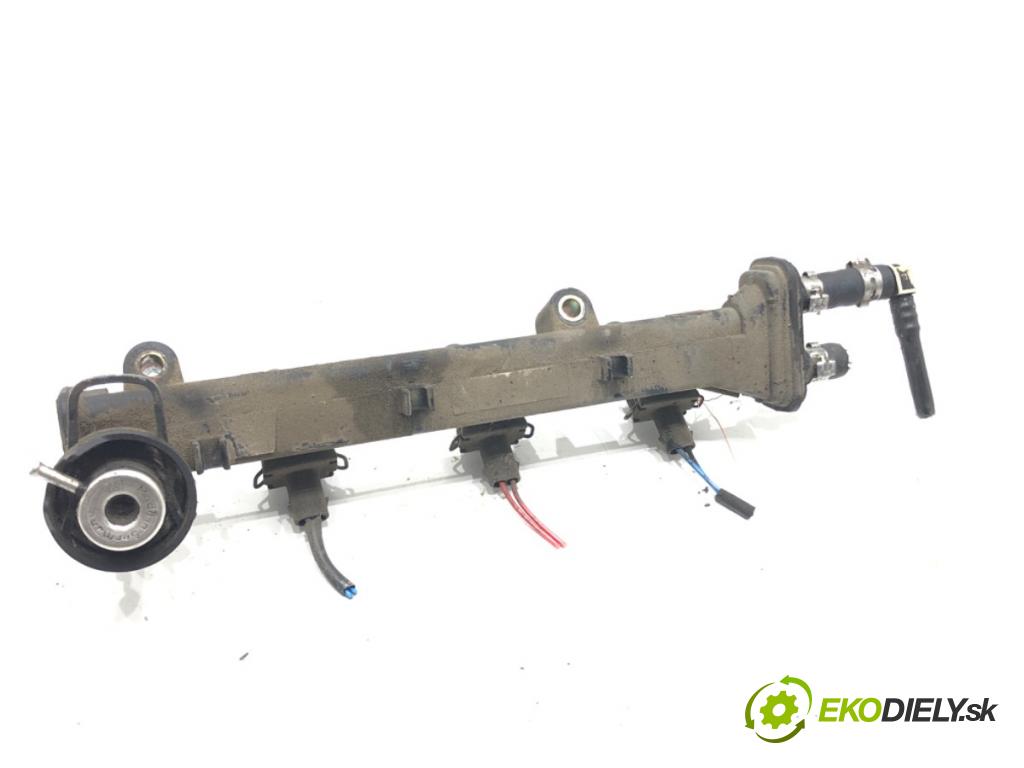 SMART FORTWO coupe (450) 2004 - 2007    0.6 (450.332) 45 kW [61 KM] benzyna 2004 - 2007  Lišta vstrekovacia A1600700295 (Vstrekovacia lišta)