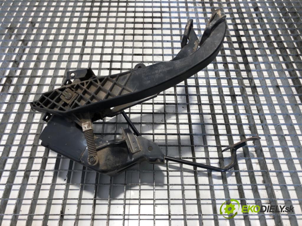 VW TRANSPORTER IV Autobus (70B, 70C, 7DB, 7DK, 70J, 70K, 7DC, 7 1990 - 2004    2.4 D 57 kW [78 KM] olej napędowy 1990 - 1998  PEDÁL: 701721315B (Pedál)